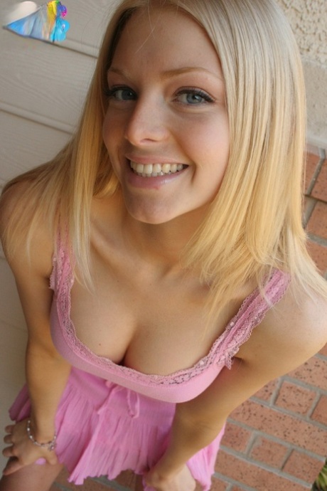 blonde teen jennika perfect photos