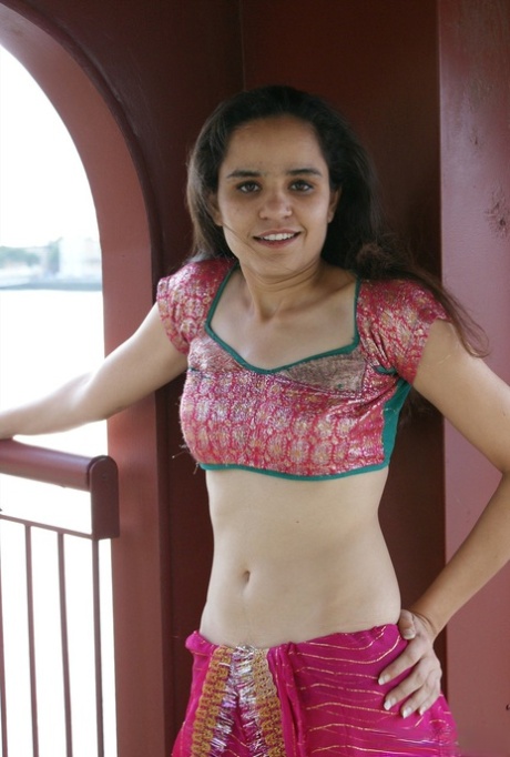 Jasmine Mathur hot actress photos