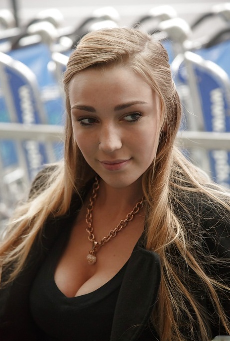 Kendra Sunderland model pornographic img