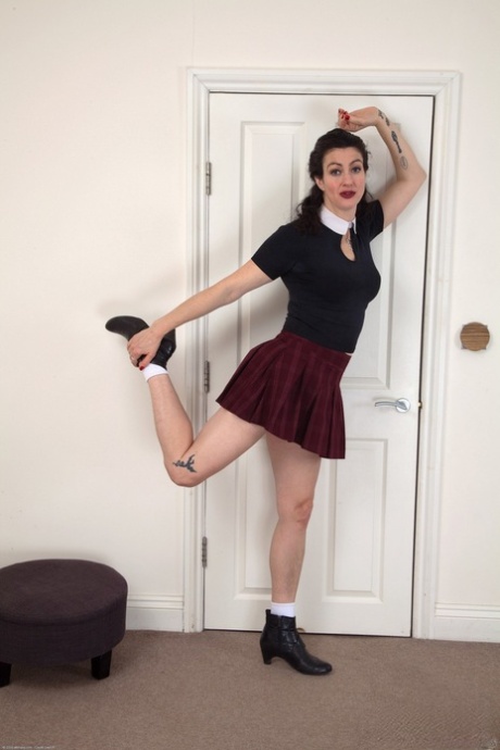 brunette college girl top gallery