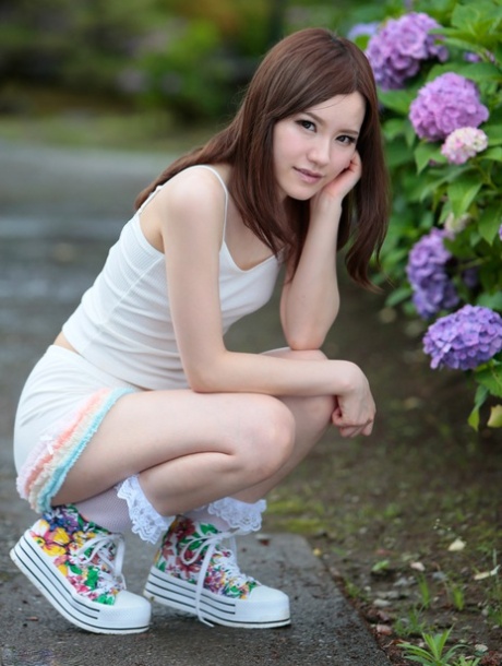 Yui Uehara model pretty pictures