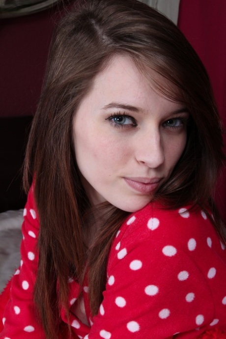 Caitlin McSwain beautiful actress pics