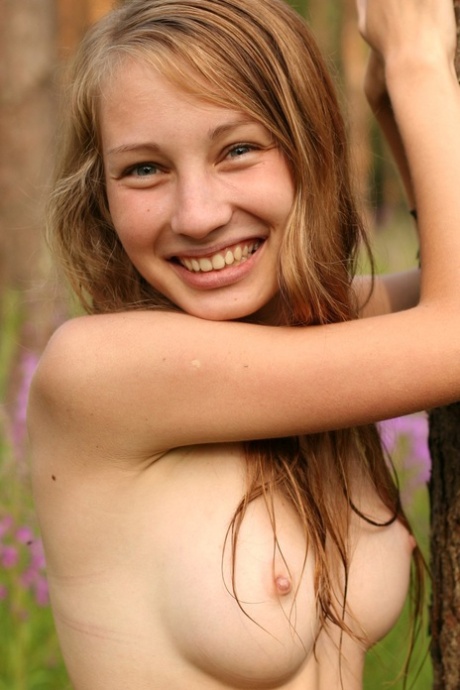 Mascha Tieken model adult pic