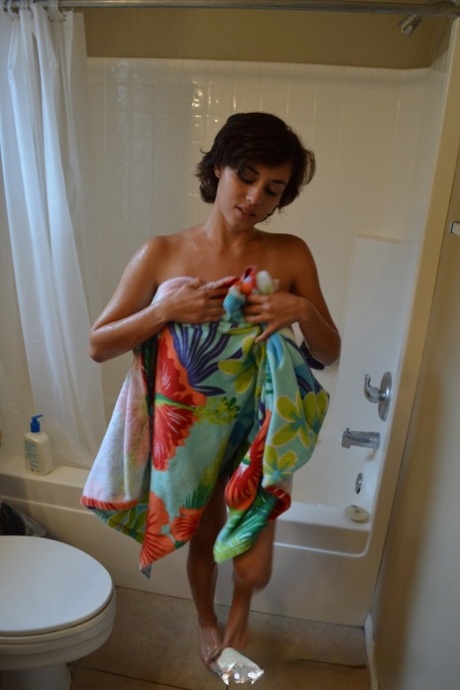 leaked hidden camera short tan brown hair milf pornos photo